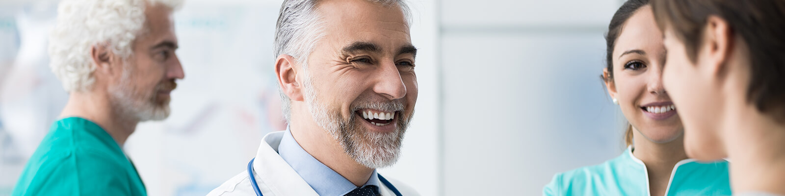 Macchie bianche sui denti: cosa sono?